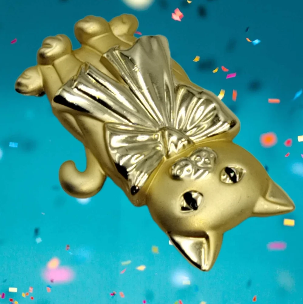 Gold Tone Cat Brooch